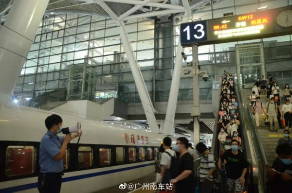 這個國慶誰最火？北京、上海、成都上榜！這個地方“最美人牆”也上線了