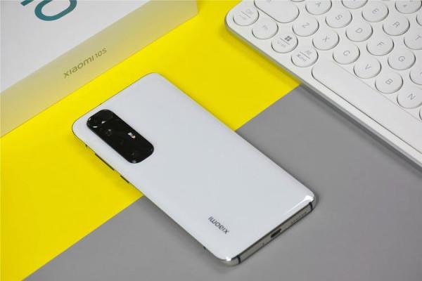 國產廠商再出縫合怪，小米外觀&plus;華為桌布，只要799元