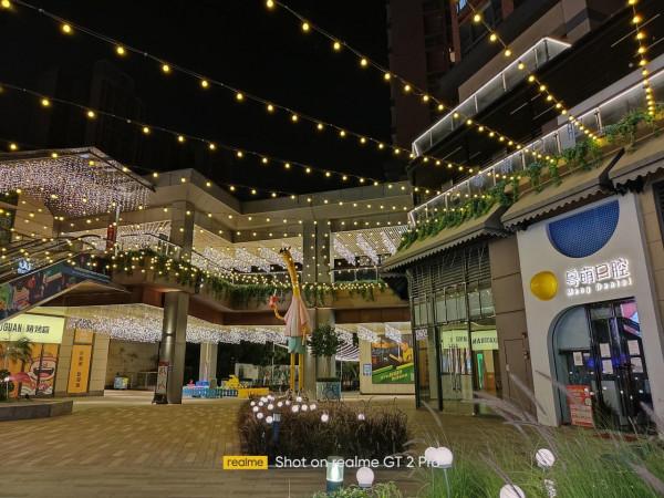 2K直屏真我GT2 Pro：質感對得起價格