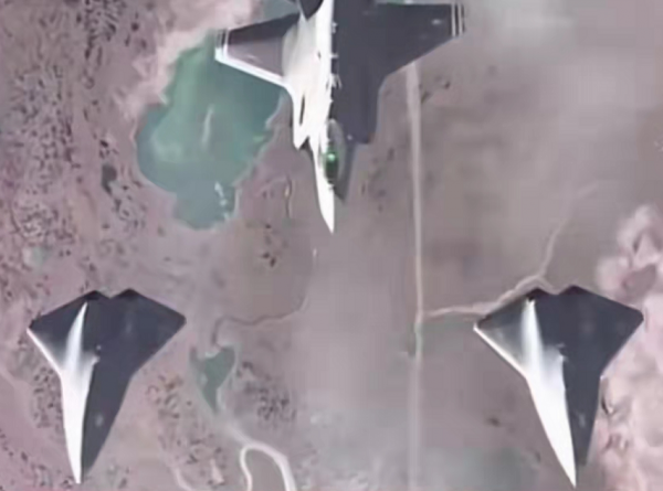 繼雙座殲20和殲35後，國產神秘驗證機終於現身，無尾造型很“六代”