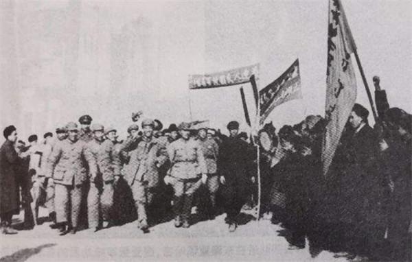 49年陶峙嶽在新疆通電起義，3位國軍將領堅決反對，他們結局如何