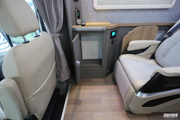 這才是年輕人造的房車！那麼多腦洞大開的設計，眾銳工設銳仕C1