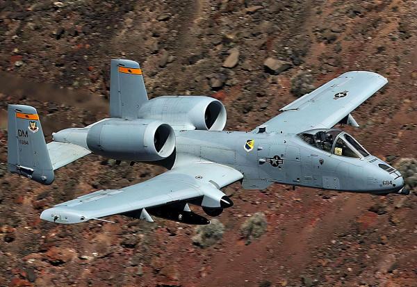 國會議員抵制退役老飛機 美空軍部長居然拿我們說事