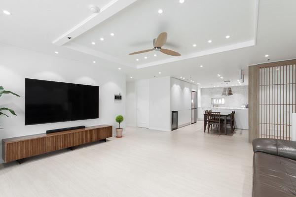 韓國夫妻堅持只丟不買,住138㎡,除必需品,家裡看不到任何雜物 韓國夫妻堅持只丟不買,住138㎡,除必需品,家裡看不到任何雜物