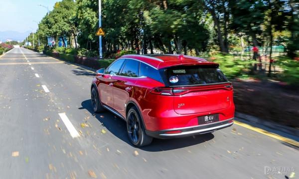 當一個更全面的“快男”試駕2021款唐EV