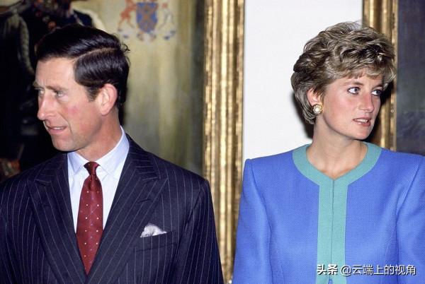 戴安娜獨自一人在泰姬陵黯然神傷,多年後這張相片讓威廉悲痛欲絕 戴安娜獨自一人在泰姬陵黯然神傷,多年後這張相片讓威廉悲痛欲絕