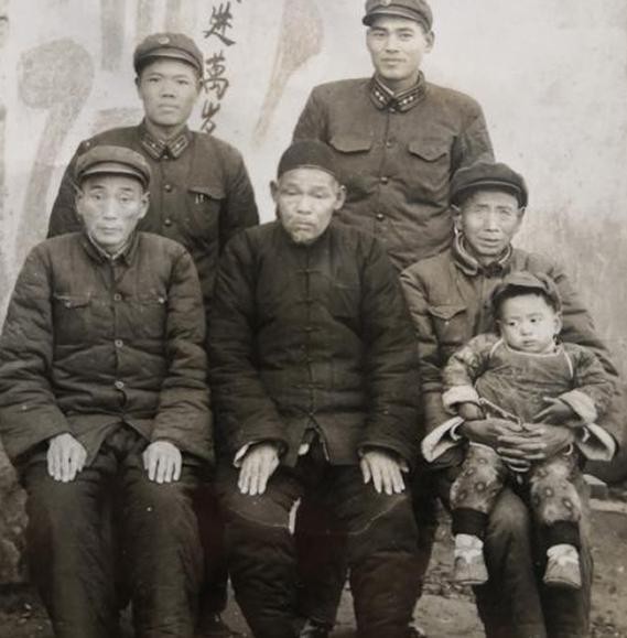 中國成立十週年慶典邀請老紅軍，毛主席：不知道顧貴山現在怎麼樣