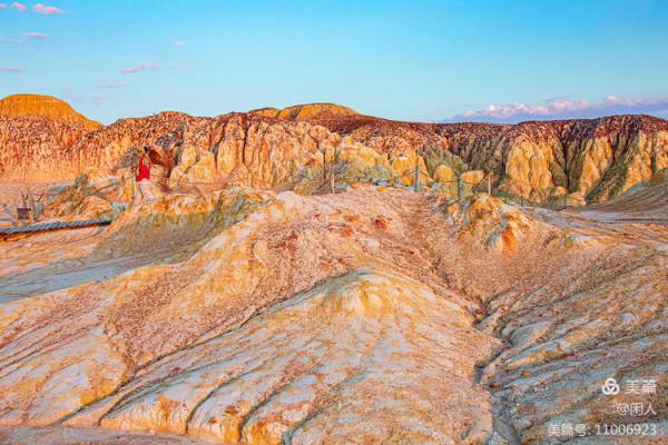 新疆有個五彩灘