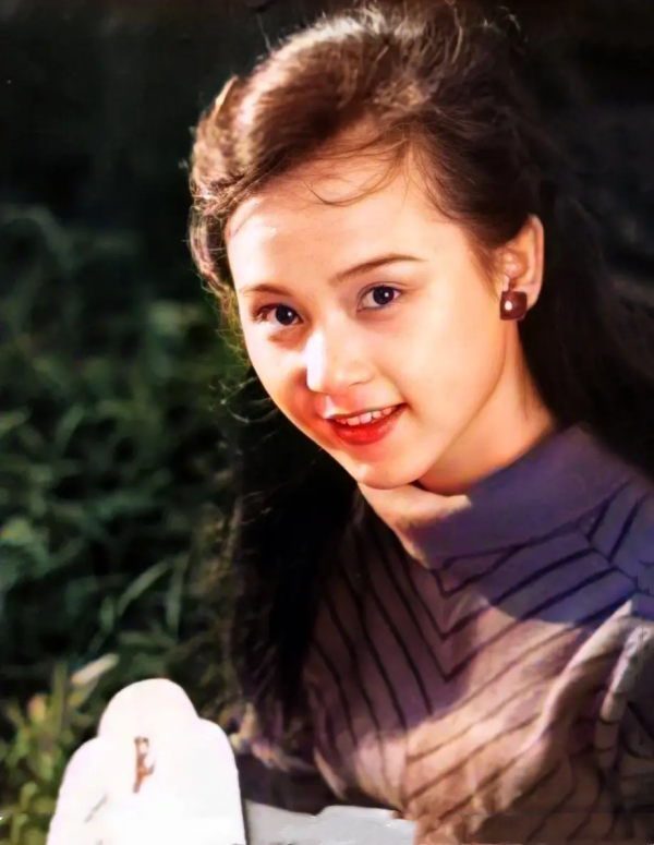 80年代當紅女星朱碧雲,巔峰時隱退遠走美國,如今過得怎麼樣了? 80年代當紅女星朱碧雲,巔峰時隱退遠走美國,如今過得怎麼樣了?