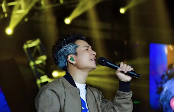 10大網路歌手現狀：有人靠商演賺錢，有人徹底涼涼，有人自毀名聲