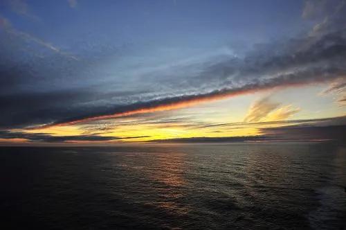 一年只有一天，一半是黑夜一般是白天——極地居民的生活
