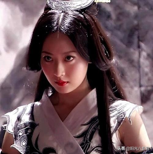 5位曇花一現的女星，個個都背景不俗，曾經多風光現在就有多落魄