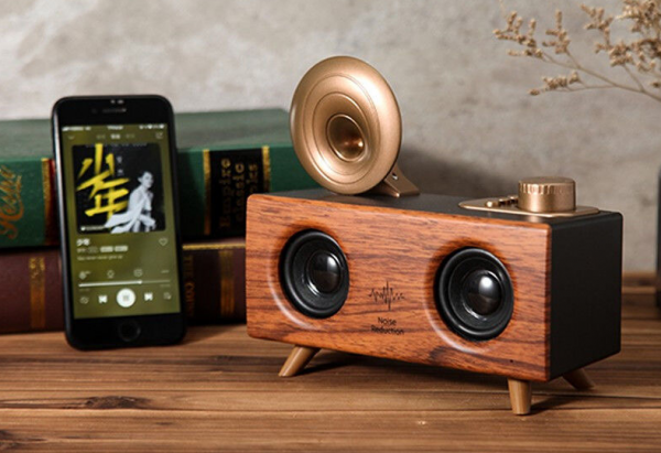 一眼便愛上的復古藍芽音箱,彷彿可以傾聽一個時代的聲音 一眼便愛上的復古藍芽音箱,彷彿可以傾聽一個時代的聲音