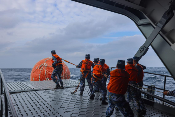 南部戰區海軍某登陸艦支隊實戰化訓練掠影