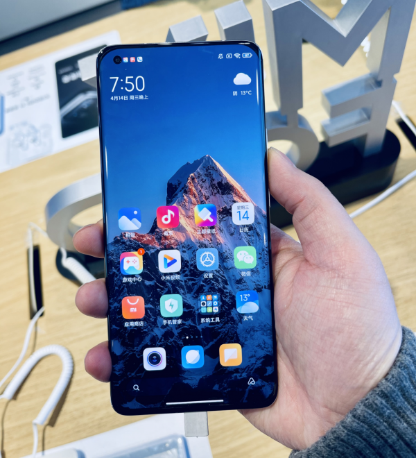 盤點手機行業三款科代表：三星S21 U、國產11 U、蘋果13 PM