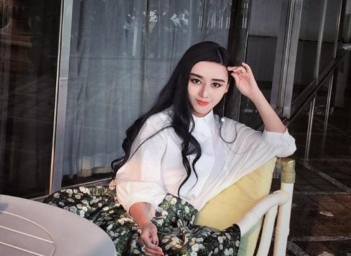 白富美整成范冰冰，勸老公也整成李晨，網友：明星臉難做明星夢