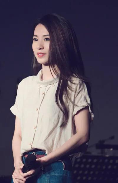 田馥甄，我覺得應該是SHE裡顏值最高的吧