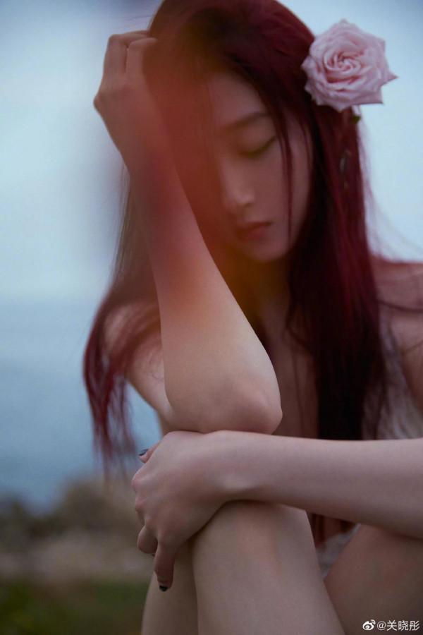 關曉彤24歲生日福利照 微信頭像照片有了