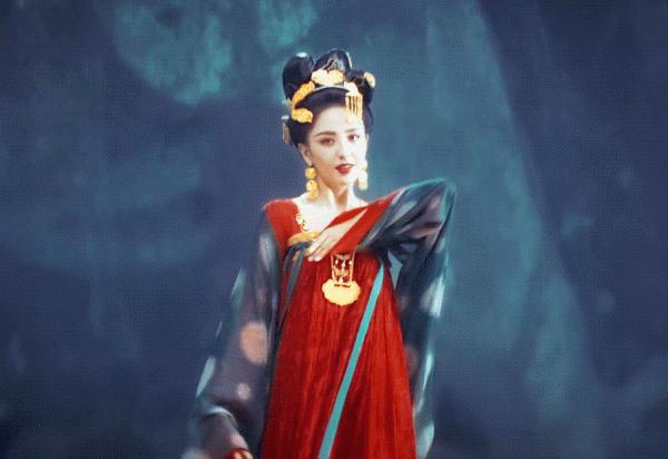 5位有梨渦的內地女星，笑起來俏麗無雙，不笑時眼角眉梢都是風情