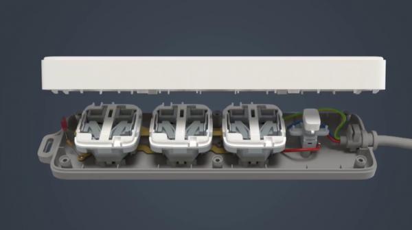 實用的“萬能插座”，為何被國家禁止使用？看看它的危害就明白了