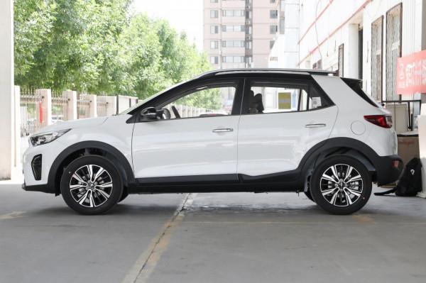 體驗2021款起亞奕跑，空間靈活，油耗喜人