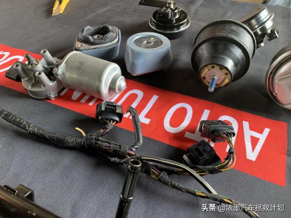 「至臻情懷」一臺老傢伙的重生路,修復煥新一臺戰損級帕薩特B5 「至臻情懷」一臺老傢伙的重生路,修復煥新一臺戰損級帕薩特B5