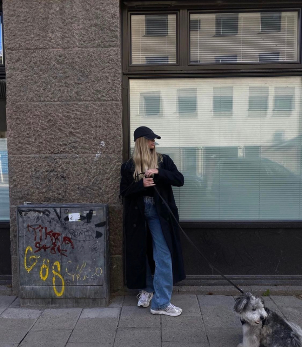 冬天，“長大衣+平底鞋”才舒服，借鑑這5款平底鞋，實用又時髦