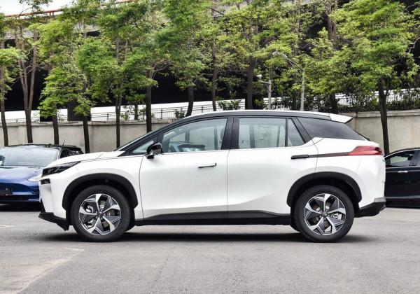 國產純電動汽車續航排行榜前十名，其中三款續航突破1000公里