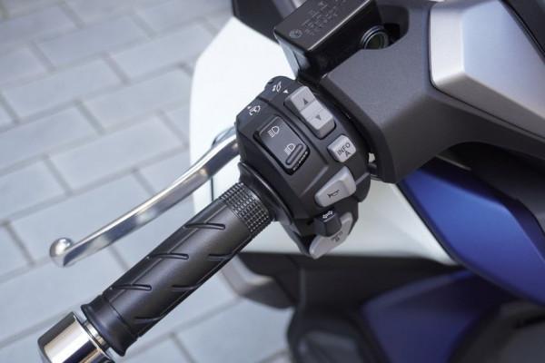 實測本田摩托車佛沙250 用來通勤到底行不行？