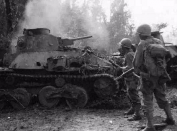 士兵中1300多發子彈沒死，成日本軍神，卻被我軍狙擊手一槍撂倒