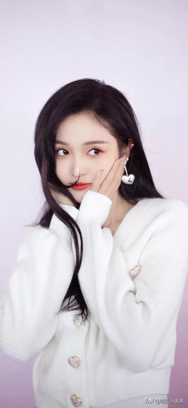 吳宣儀，可愛與性感並存的女孩