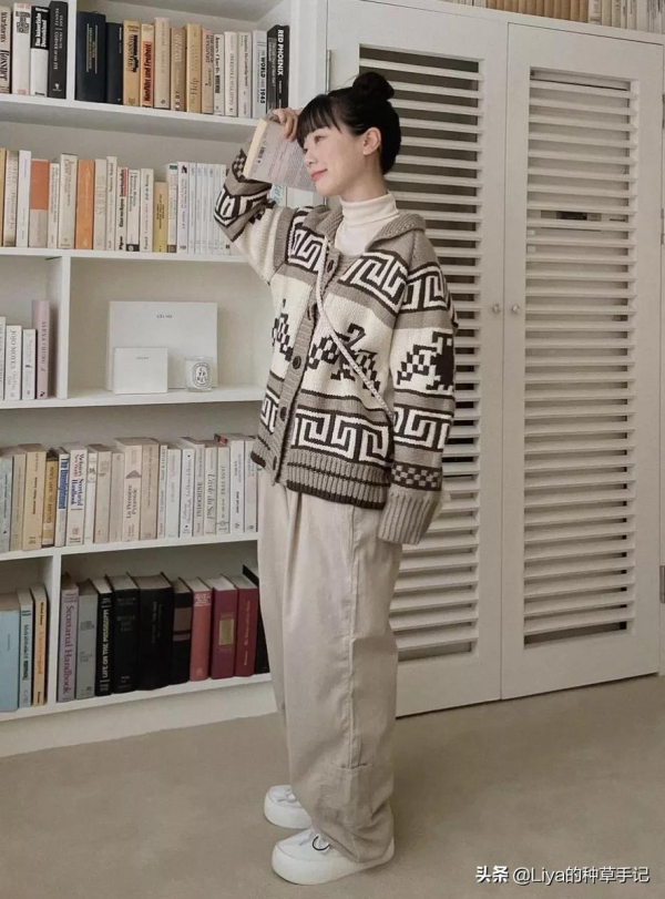 你穿“小高領”的樣子,太美了 你穿“小高領”的樣子,太美了