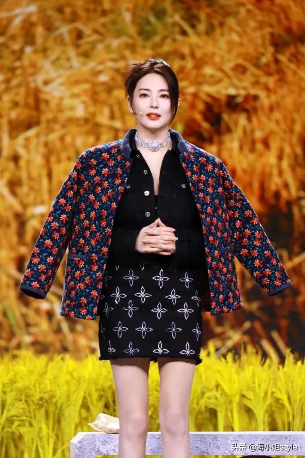 各大衛視春晚眾星雲集,Baby百萬珠寶搶鏡,楊冪百花裙奪人眼球 各大衛視春晚眾星雲集,Baby百萬珠寶搶鏡,楊冪百花裙奪人眼球