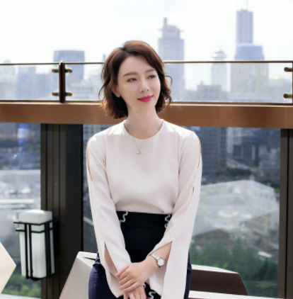 44歲陳數,練瑜伽18年,身材苗條,氣質優雅,保養得太好了 44歲陳數,練瑜伽18年,身材苗條,氣質優雅,保養得太好了