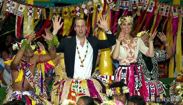 24張歐洲王室成員翩翩起舞的照片