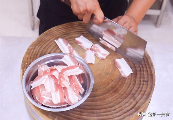 小炒肉怎麼做才好吃，掌握這幾個竅門，肉片焦香不油膩，香辣下飯