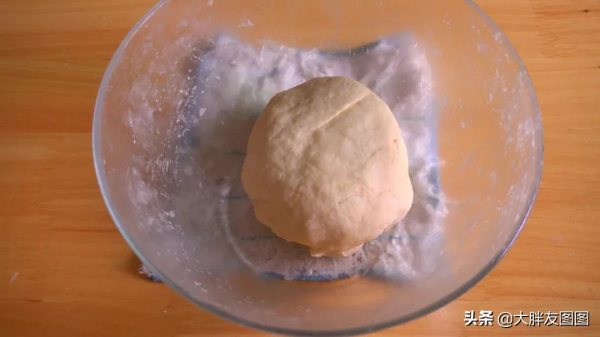 揭秘！奶黃包的家常做法，爆漿流心，軟到捏不住