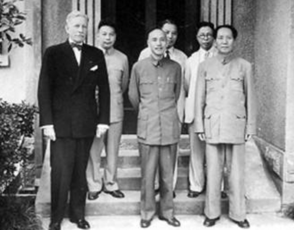 1949年，一架運鈔機墜毀湘西，村民以為天降橫財，結果是飛來橫禍