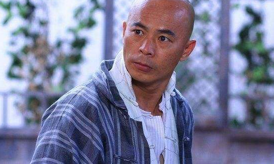 “鬼腳七”熊欣欣：一個月掙10年薪資，娶小3歲嬌妻，還進好萊塢