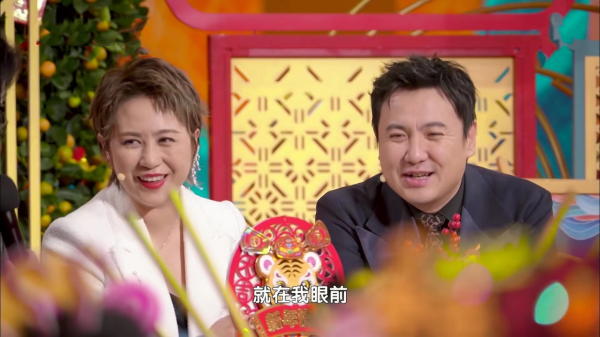 北京春晚：baby失策落下風，關曉彤長腿，難敵王鷗萬種風情