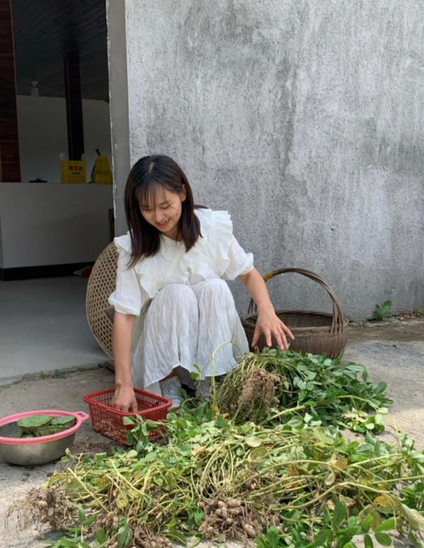 “我在家鄉挺好的！”可宅可浪、教人直播、躺平掙錢，這屆年輕人愛上回農村