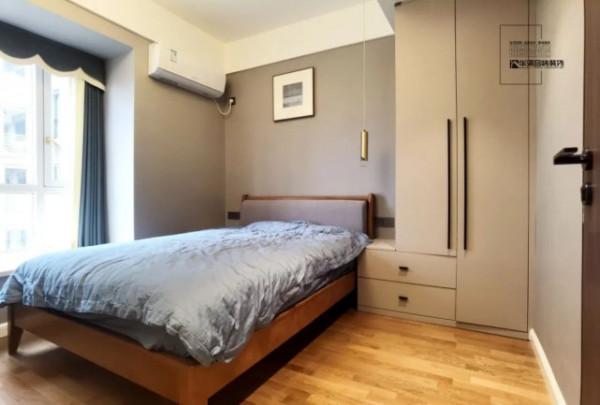 160㎡現代輕奢設計新家，維克胡桃+皓月白搭配，為家升溫不少