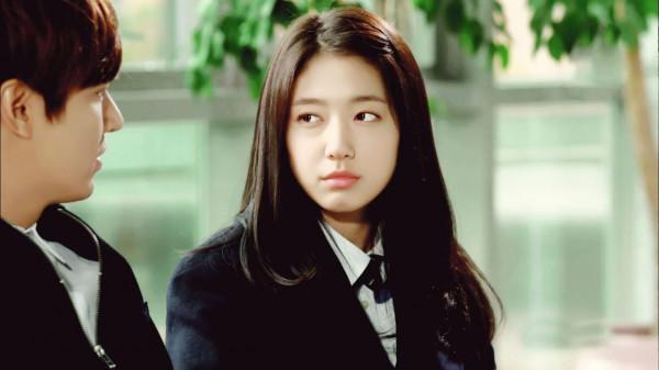 樸信惠崔泰俊好事將近，女方奉子成婚，5年3部戲重心早已不在事業