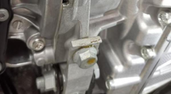 奧迪Q3變速箱漏油，可能是三個原因導致的，處理方法建議牢記