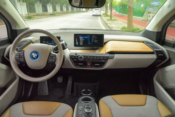 全碳纖“未來之車”，寶馬i3增程版亮點多多