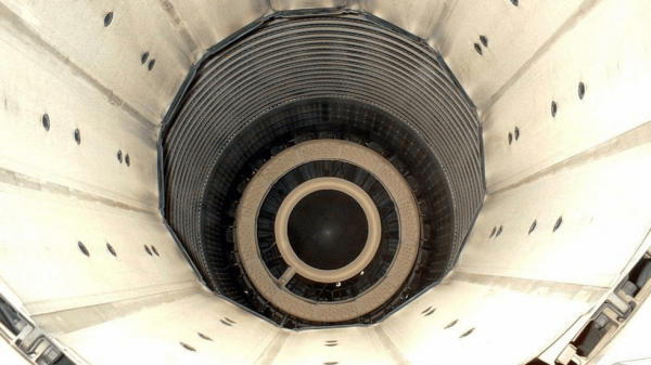 運轉的戰機發動機噴管有多燙?美軍士兵敢用徒手摸 運轉的戰機發動機噴管有多燙?美軍士兵敢用徒手摸