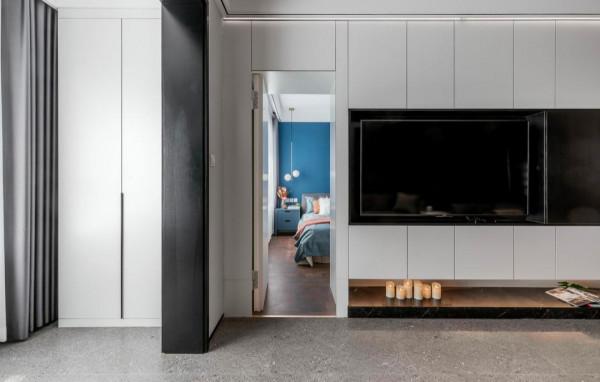 男導遊的家，用基礎的圖形加線條，裝扮出令人嚮往的家