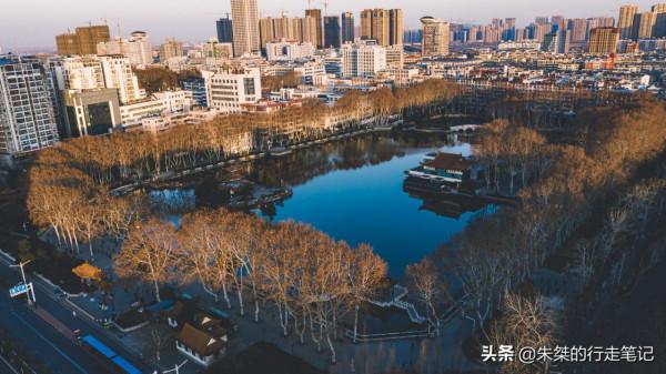 安徽第一個設市的城市，因盛產珍珠而得名，有朱元璋放牛過的湖泊