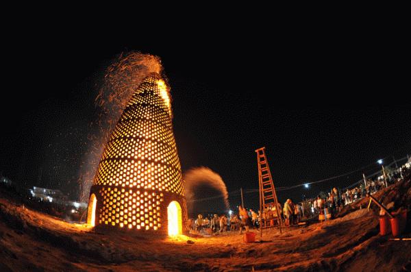 江西興國今晚燒塔現場 江西興國今晚燒塔現場