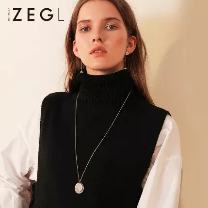 每一件配飾都是吸睛法寶,看似漫不經心,其實別出心裁 每一件配飾都是吸睛法寶,看似漫不經心,其實別出心裁